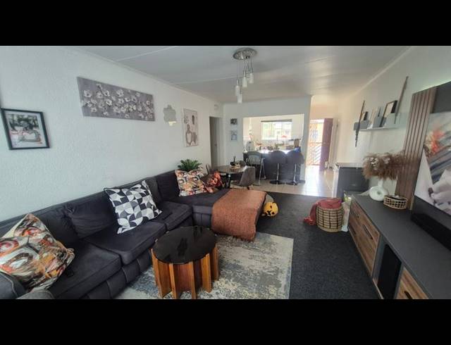 2 BEDROOM PROPERTY TO RENT IN WHITERIDGE